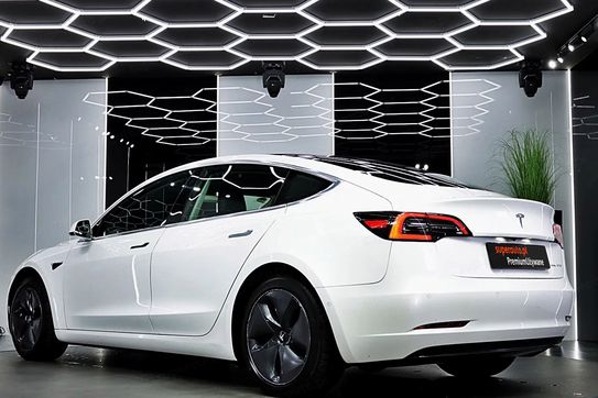 Tesla Model 3 3 Standard Range Plus