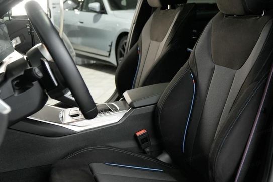 BMW Seria 3 330d xDrive M Sport