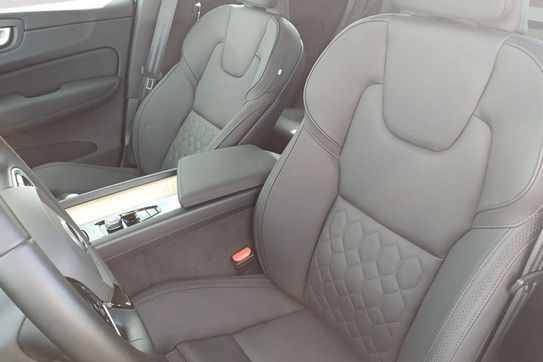 Volvo XC60 B5 B AWD Plus Dark aut
