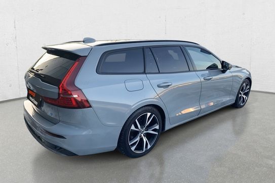 Volvo V60 B4 B Plus Dark
