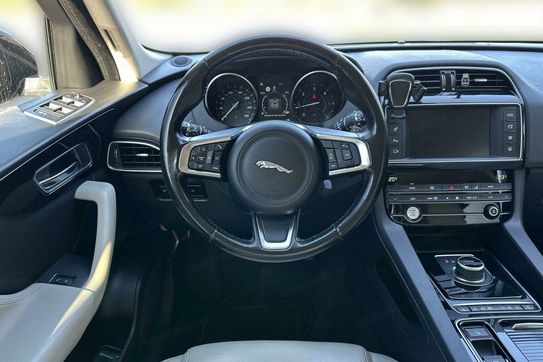 Jaguar F-Pace 2.0 i4D AWD Prestige aut