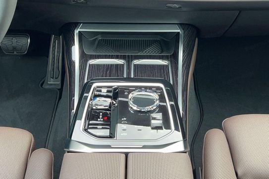 BMW Seria 7 740d xDrive M Sport