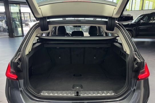 BMW Seria 3 318i aut