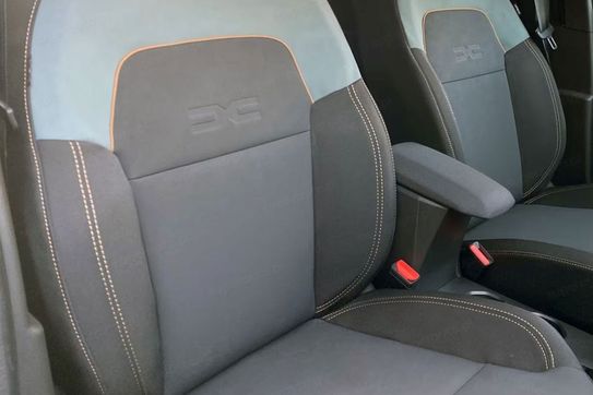 Dacia Jogger Extreme 7-miejsc 1.8 Full Hybrid