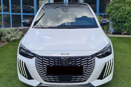 Peugeot 208 GT e-DCS6 1.2 mHEV