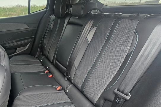 Peugeot 408 1.2 PureTech mHEV Allure S&S e-DSC6