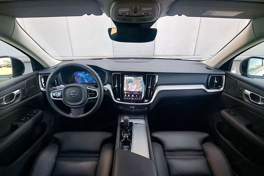 Volvo V60 B4 B Plus Dark