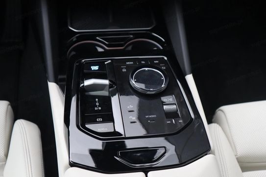 BMW i5 eDrive40