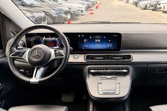 Mercedes V Klasa 300 d Extralang 4MATIC 9G-Tronic Avantgarde