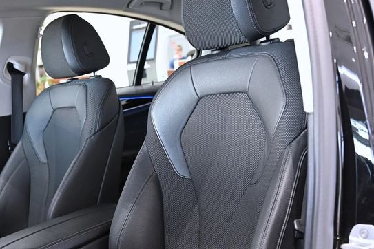 BMW Seria 5 520i Sport Line