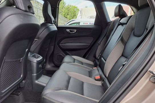 Volvo XC60 T6 Plug-In Hybrid AWD Plus Dark