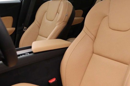 Volvo V60 B4 B Plus Dark