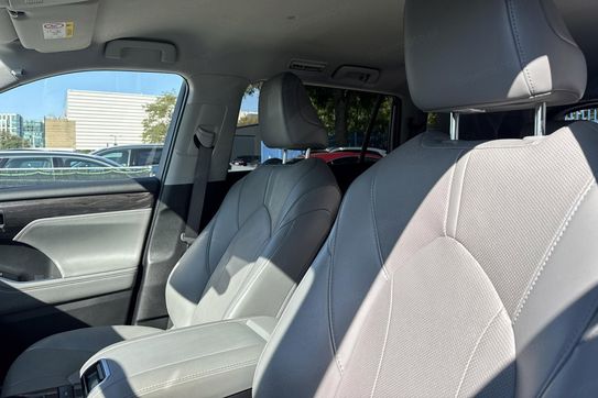 Toyota Highlander Prestige 2.5 Hybrid