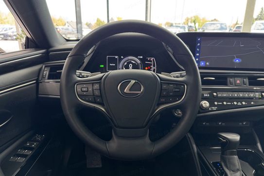 Lexus ES 300h Business Edition