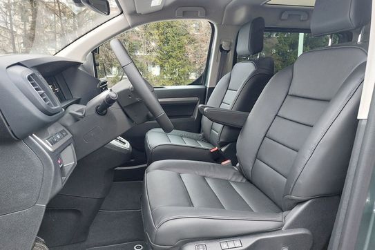 Peugeot Traveller Long L2H1 Business VIP EAT8