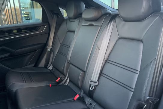 Porsche Cayenne Black Edition