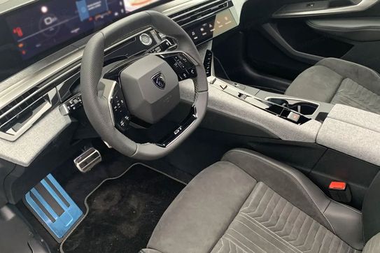 Peugeot 3008 GT Exclusive e-DCS6 1.2 mHEV