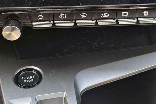 Peugeot 308 GT Exclusive S&S e-DCS6 1.2 mHEV