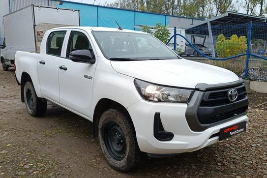 Toyota HiLux Double Cab DLX 4x4