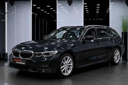 BMW Seria 3 330e xDrive Sport Line aut