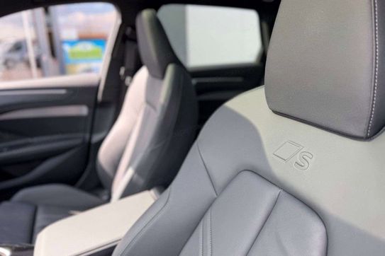 Audi A6 TDI quattro S line Avant