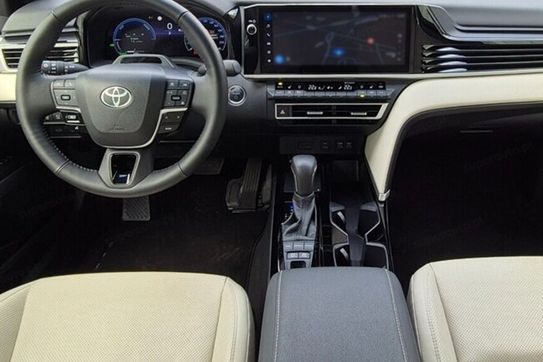 Toyota Camry 2.5 Hybrid Executive e-CVT