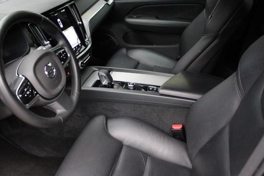 Volvo V60 B4 D Cross Country