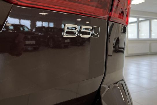 Volvo XC60 B5 AWD Ultra Bright