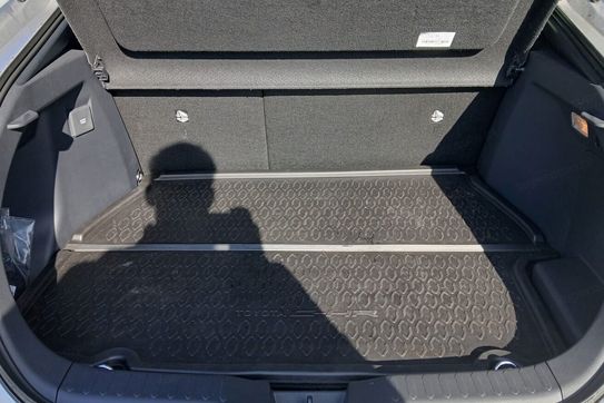 Toyota C-HR PHEV Dynamic Force Executive