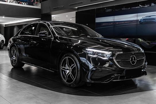 Mercedes Klasa E 300 e 4-Matic AMG