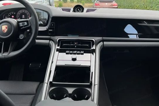 Porsche Panamera 4 E-Hybrid