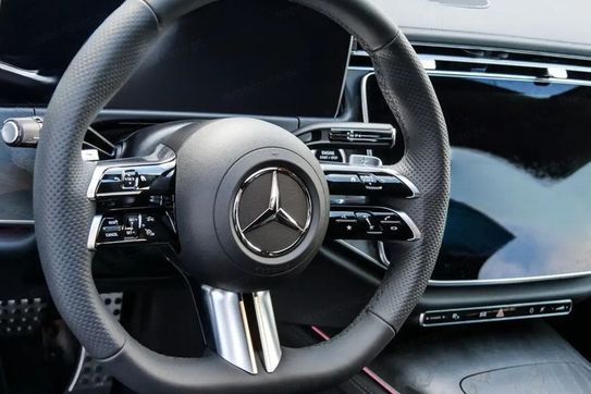 Mercedes Klasa E 220 d 4-Matic AMG