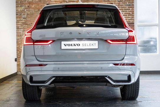 Volvo XC60 B5 AWD Ultra Dark