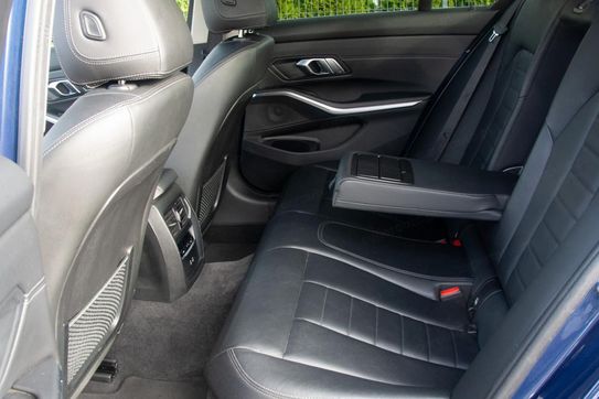 BMW Seria 3 320d xDrive Luxury Line aut