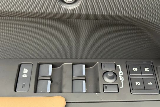 Land Rover Defender 110 D350 X-Dynamic HSE