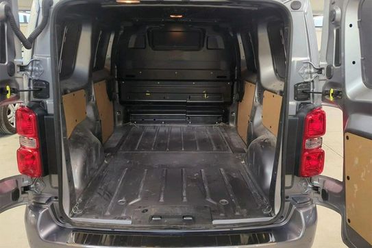 Peugeot Expert L1H1 EAT8