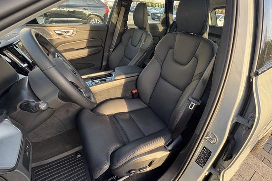 Volvo XC60 T6 Plug-In Hybrid AWD Ultra Dark