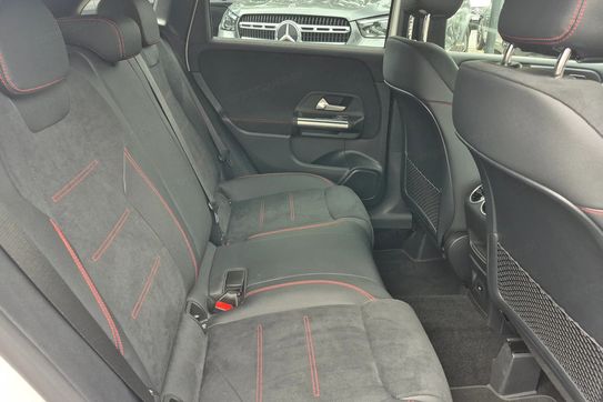 Mercedes B Klasa 200 mHEV AMG Line 7G-DCT