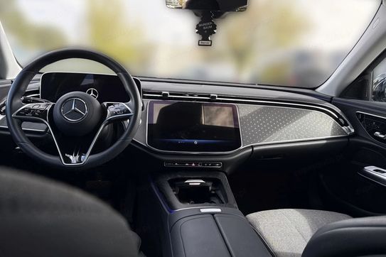Mercedes Klasa E 200 mHEV Avantgarde 9G-Tronic