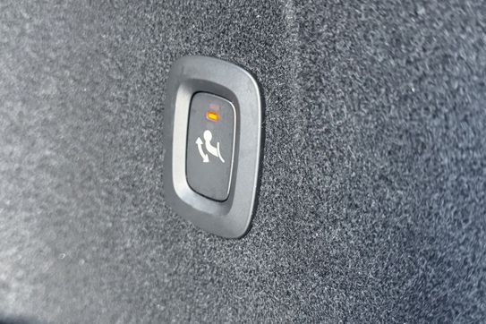 Volvo XC60 T8 Plug-In Hybrid AWD Ultra Dark