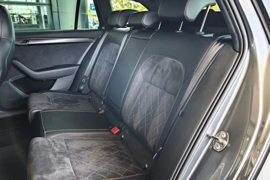 Skoda Superb 2.0 TDI SCR 4x4 Sportline DSG