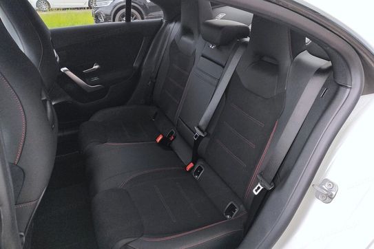 Mercedes CLA 200 AMG Line 7G-DCT