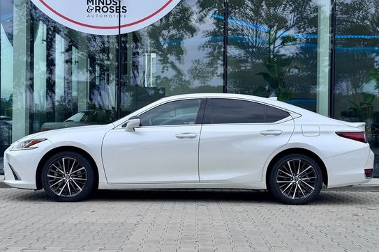 Lexus ES 300h Business Edition