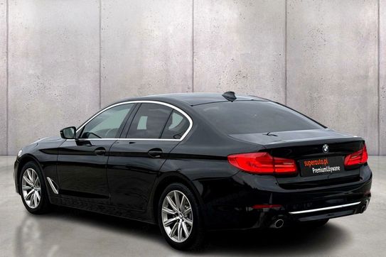 BMW Seria 5 530i xDrive Luxury Line aut