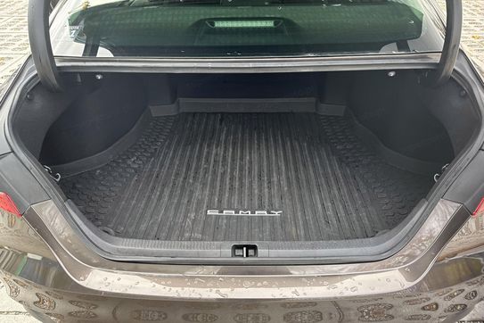 Toyota Camry Comfort 2.5 Hybrid