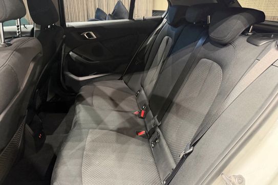 BMW Seria 1 118i Advantage