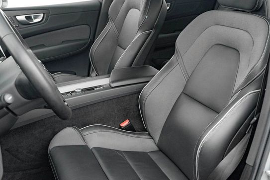Volvo XC60 B4 B Plus Dark
