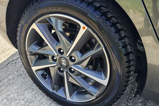 Hyundai i30 Fastback 1.5 T-GDI 48V Smart DCT