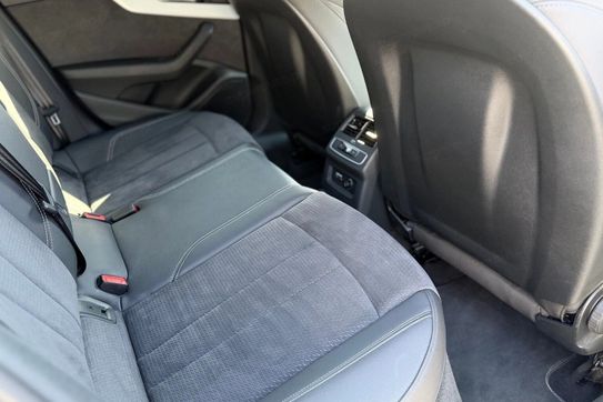 Audi A4 Avant 40 TFSI quattro S Line