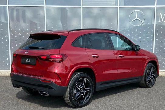 Mercedes GLA 200  AMG Line